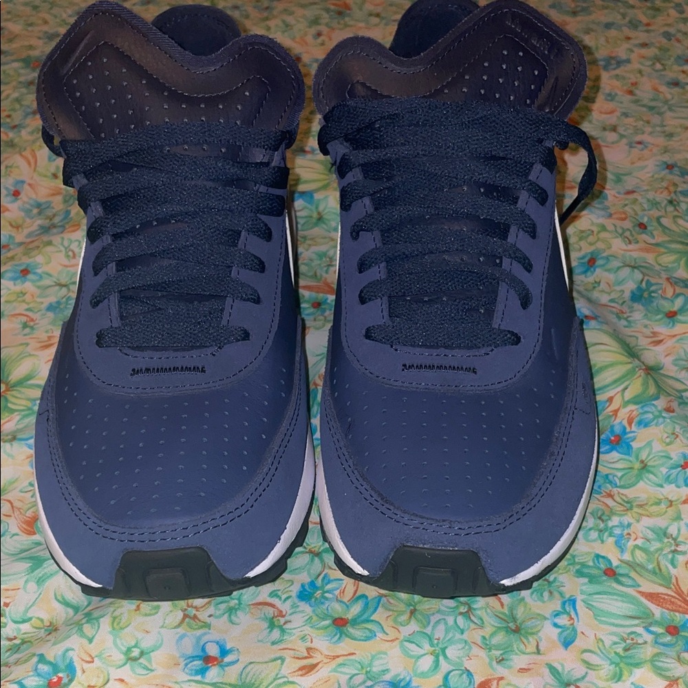 Nike leather waffle 1 in a midnight navy & white (11)(new)